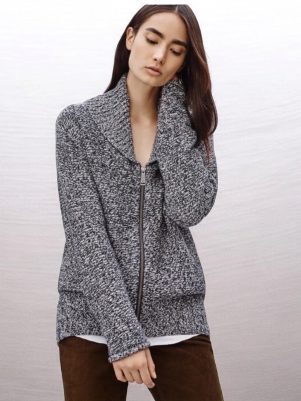 Aritza Tna  💯 % Wool Full  Zip-Front Pockets Sweater Size M